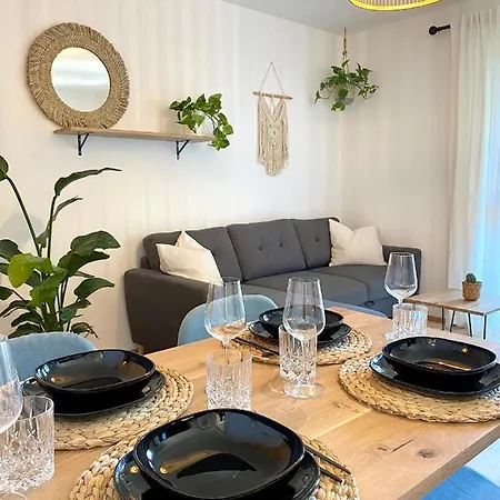 Jungle Suite Mit Balkon I Parkplatz I Zentrum Kempten